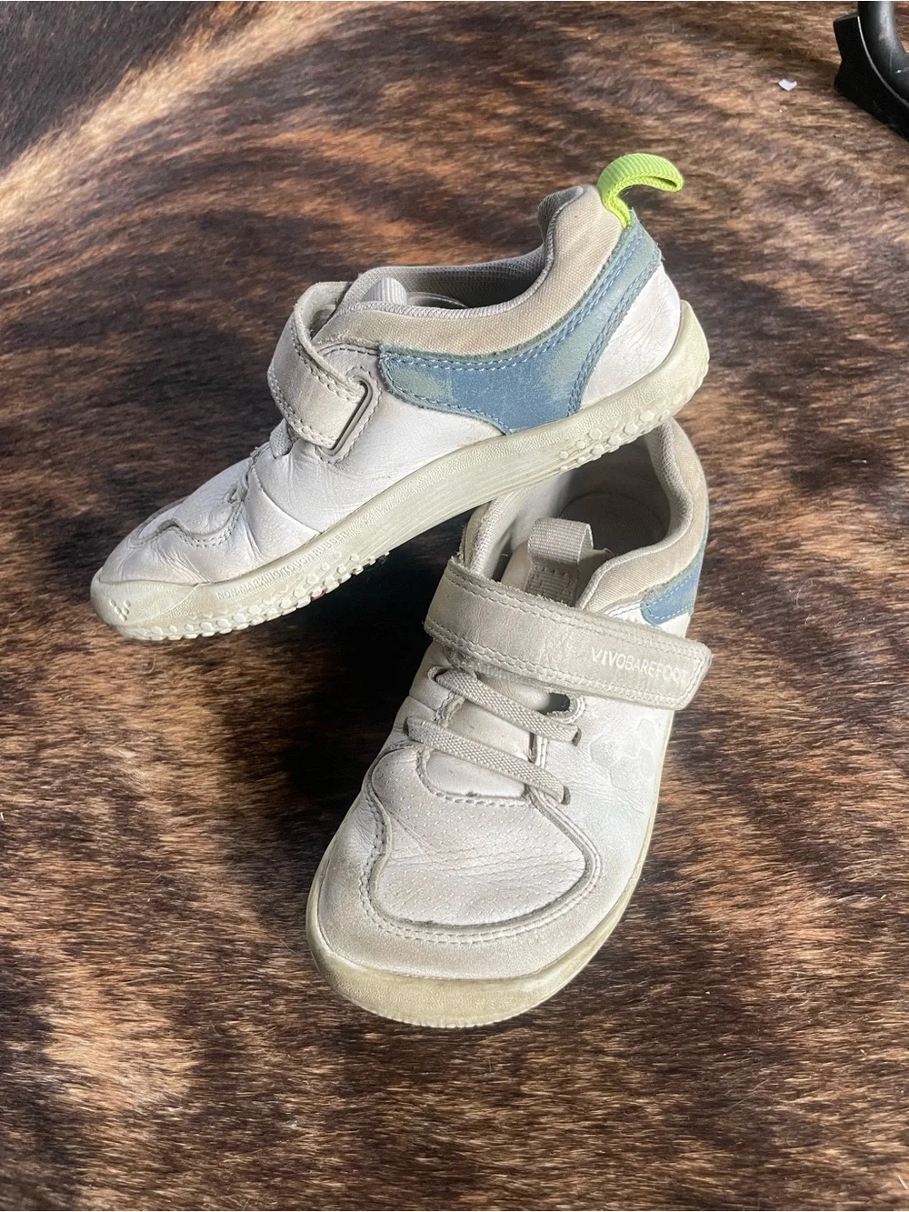 Vivo barefoot white leather